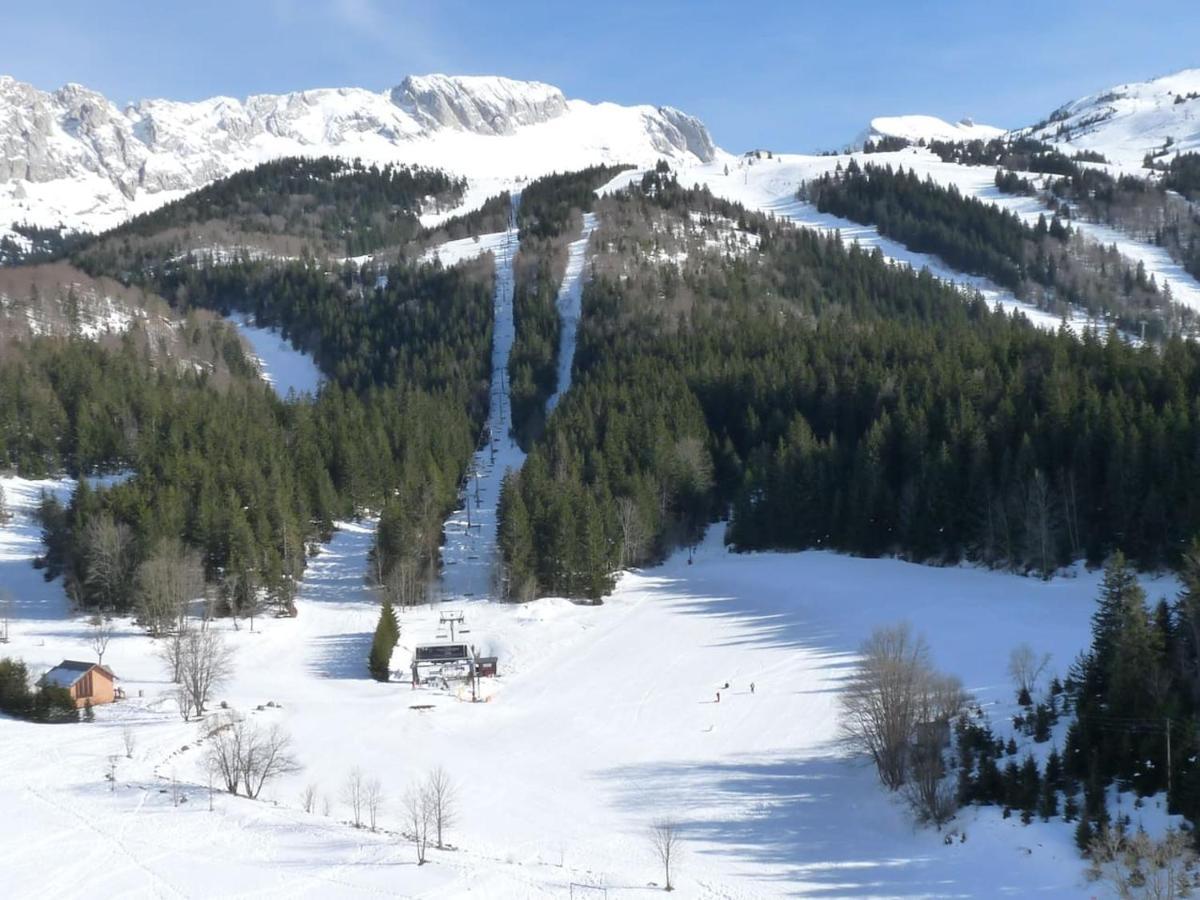 Chaleureux Aux Pieds Des Pistes De Des Glovettes Apartment