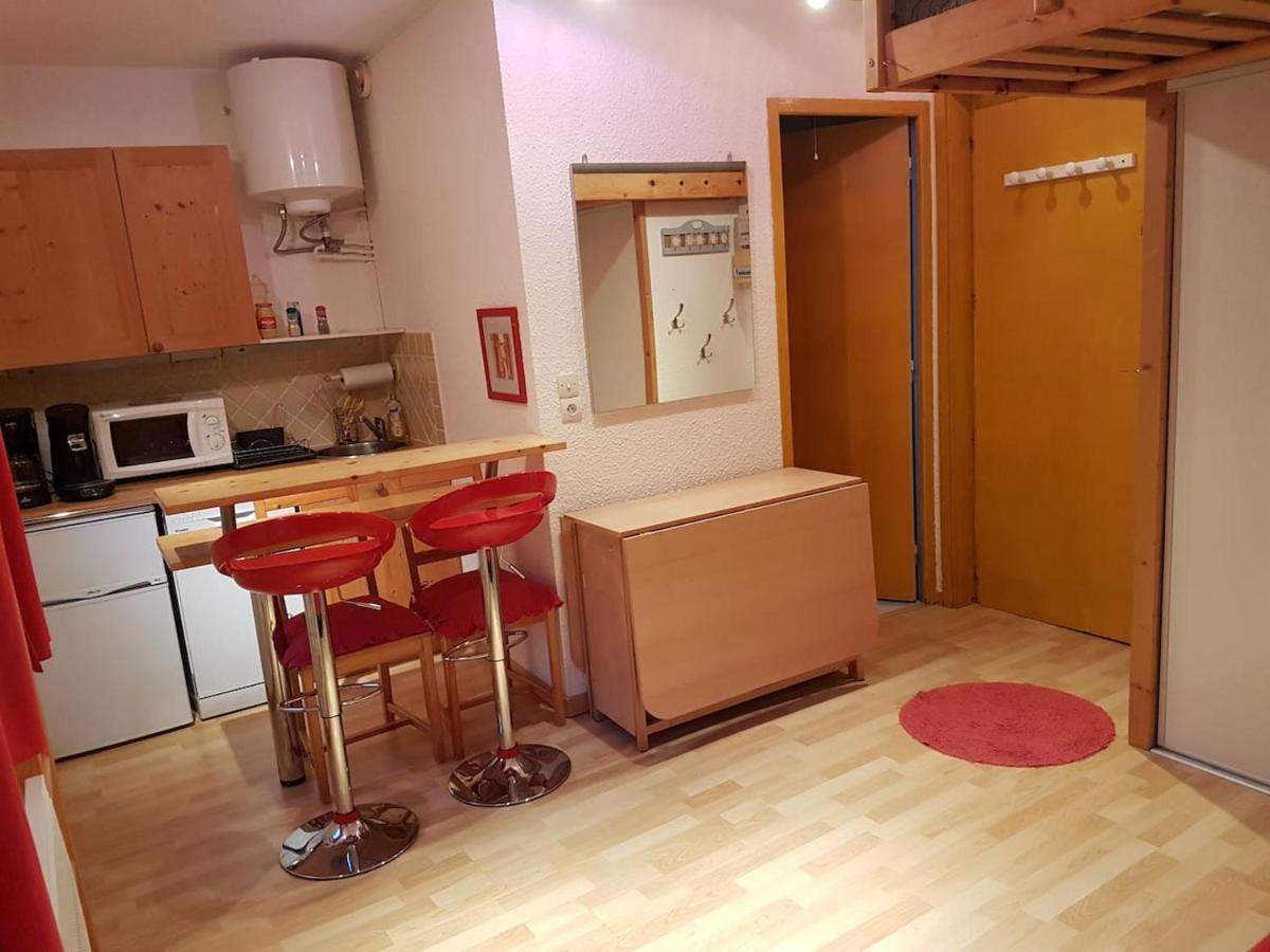 Apartment Chaleureux Aux Pieds Des Pistes De Des Glovettes *